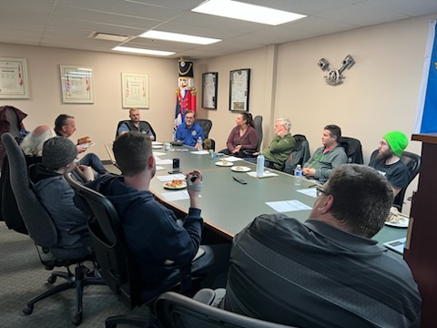iamunioncanada's tweet photo. @IAMGVPDavid and @IAMGordFalconer meet with #IAMAW692 local lodge #ExecutiveBoard
@IAMGVPDavid et @IAMGordFalconer rencontrent le #ConseilExecutif de section locale #IAMAW692 https://t.co/zNJmFBMHh7