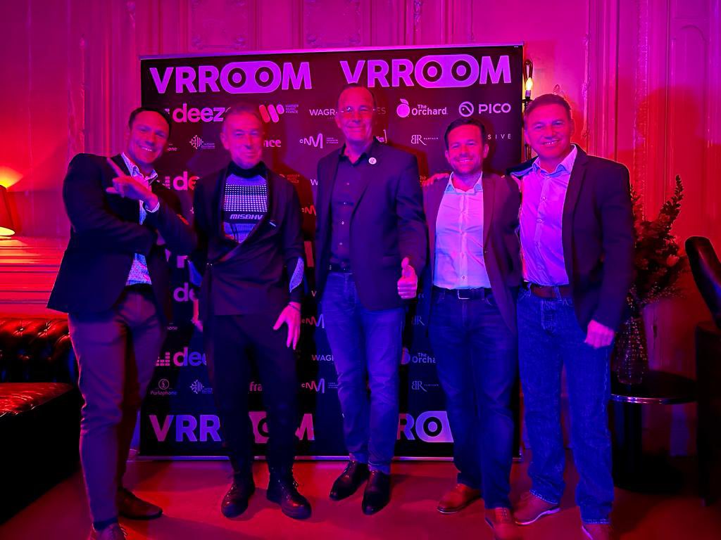 FlavienNOEL's tweet image. There is something on the air…! 😉

@VRROOM_world 🚀