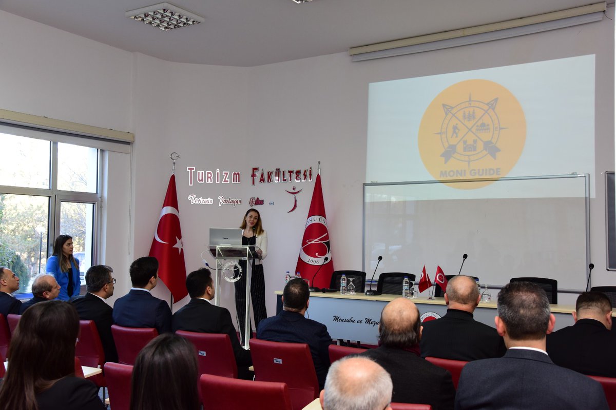 Sonrasında ise projenin yürütücüsü Doç.Dr. Canan TANRISEVER Dijital uygulamayı katılımcılara detaylı olarak görseller eşliğinde anlattı. Lansmana katılan tüm misafirlerimize teşekkür ediyor, uygulamanın Kastamonu Turizmine hayırlı olmasını diliyoruz.
Turizm Fakültesi Dekanlığı