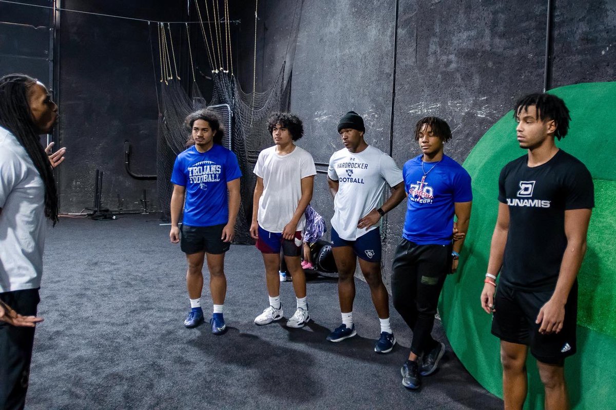 JBernstine's tweet photo. G Activity��💛
📸📸: @laurdomingue
#GroundUpSportsPerformance #GUuup #GStuff https://t.co/UDfa0frmtO