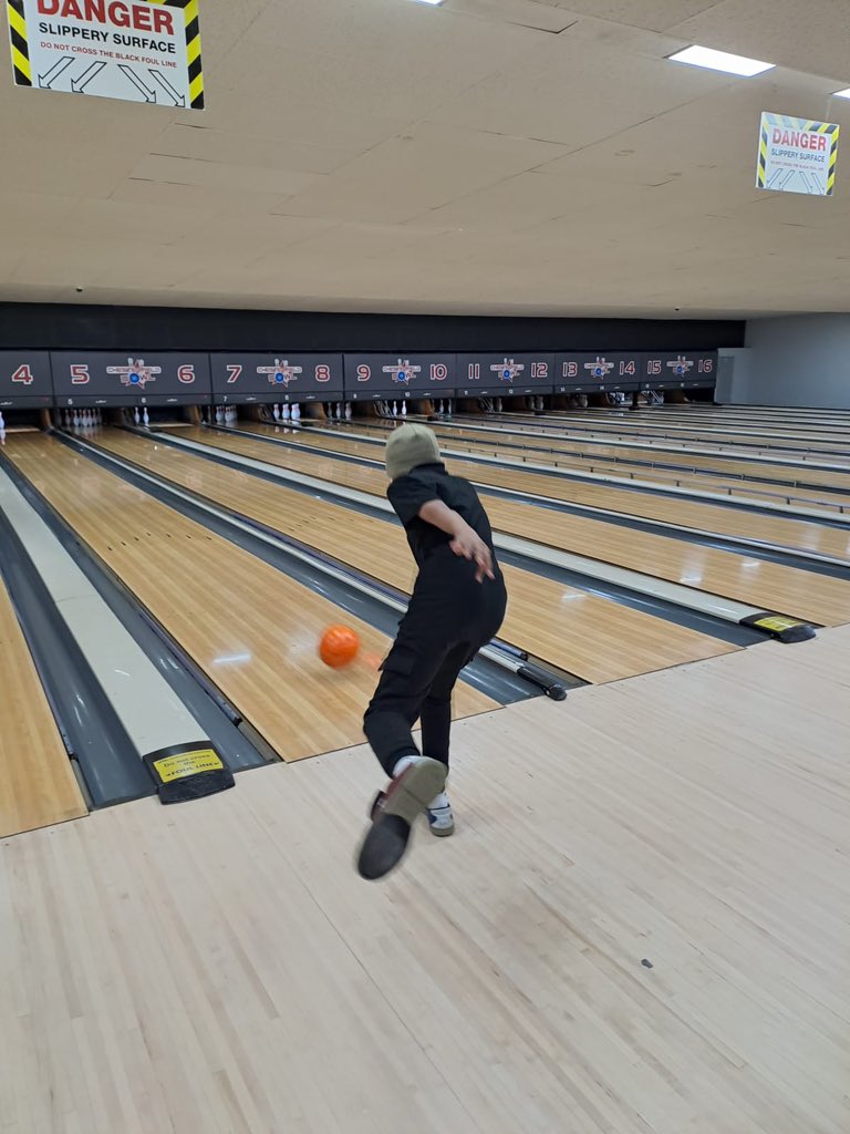 Hollyhouse45's tweet image. Back after the Xmas break to a relaxing game of Bowling!! Happy New Year to you all. #SocialSkills #TurnTaking #Connect #Give #Beactive