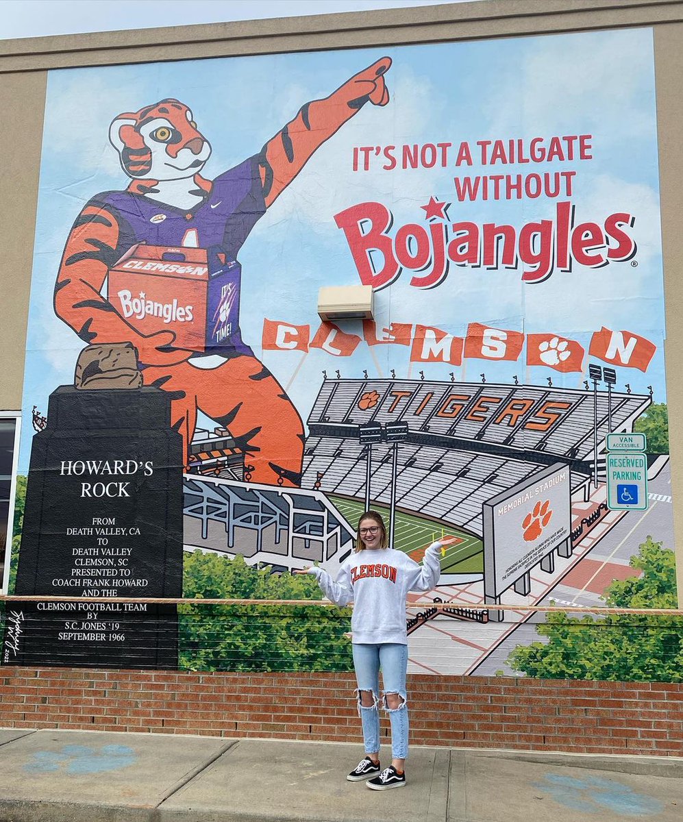 Make a trip to the @Bojangles in Pendleton to check out the new mural designed by junior @ClemsonGC student Sydney Westphal!