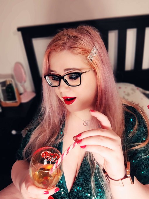 How did you celebrate your new years eve? <3  #newyear2023 #egirl #gamergirl #gamer #streamer #newyear<a href="/tag/gamer"class="tags"><span>#gamer</span></a><a href="/tag/gamergirl"class="tags"><span>#gamergirl</span></a><a href="/tag/newyear"class="tags"><span>#newyear</span></a><a href="/tag/streamer"class="tags"><span>#streamer</span></a><a href="/tag/egirl"class="tags"><span>#egirl</span></a>
