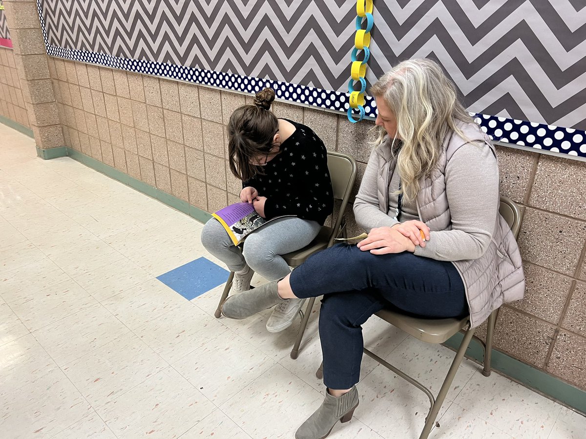 teachingmissj's tweet photo. The kiddos thought it was special they got to read to a board member today, but it Miss Johnson was even more excited because Kris was her babysitter!! 💛 @GraniteSchools https://t.co/yRdnPaioVG