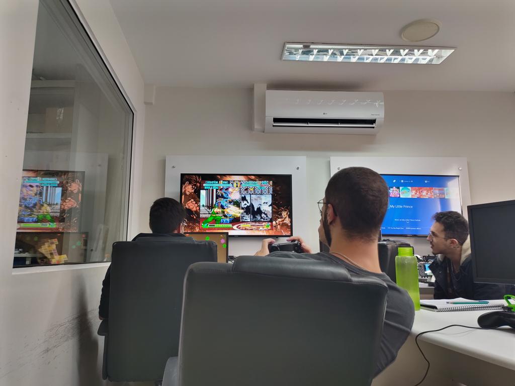 larbacsilva's tweet image. QA e Devs fazendo um playtest #BreakersCollection!

@BreakersQUByte estará disponível para todas as plataformas nesta quinta-feira (12/01)

#fightinggames #FGC #PS5 #PS4 #XboxOne #XboxSeriesX #NintendoSwitch #Steam