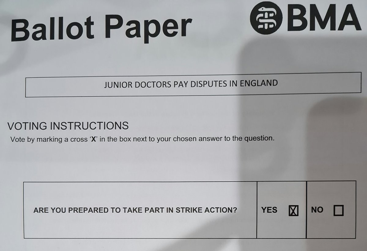 Got my @TheBMA ballot paper! Voting to strike. Before anyone says 'you knew what you signed up to', I didn't know we'd have a real terms pay cut, and be working through a pandemic. We deserve to be paid our worth.

#PayRestoration #BMADoctorsVoteYes 
#BMABallotReady