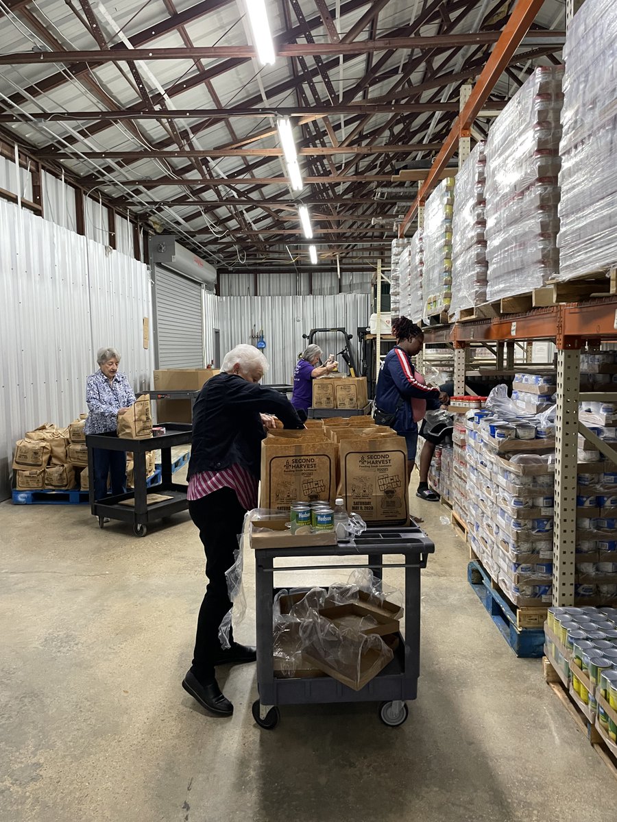 CCSWLA's tweet image. Join us Monday- Friday from 7:30am-3:30 pm at 1225 Second Street to help pack food bags. We are growing in the population we serve. We need your help to continuously make 10 totes per week in order to meet this need. 
#SWLAStrong #volunteer