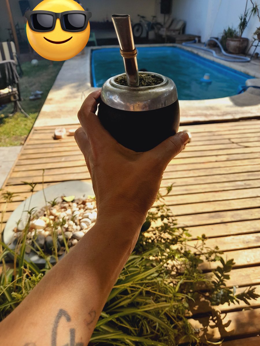 sonialuzdemarfi's tweet photo. YO: More m llevaste todo d la tía...
MORE:Si ma...
Adivinen kien esta sin la bikini... cagada d calor🙄😒
#Mateamos🧉 https://t.co/mEX8E6QZIG