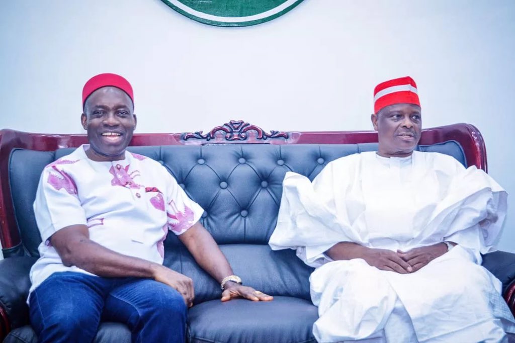 afrisagacity's tweet photo. Frame 1: Gov Soludo when Atiku came for campaign in Anambra 

Frame 2: Gov Soludo when Kwankwaso came to Anambra for campaign

Frame 3: Gov Soludo when Peter Obi, his supposed brother came to Anambra to campaign. 

Make of this whatever you wish! https://t.co/TyJNpgSJnt