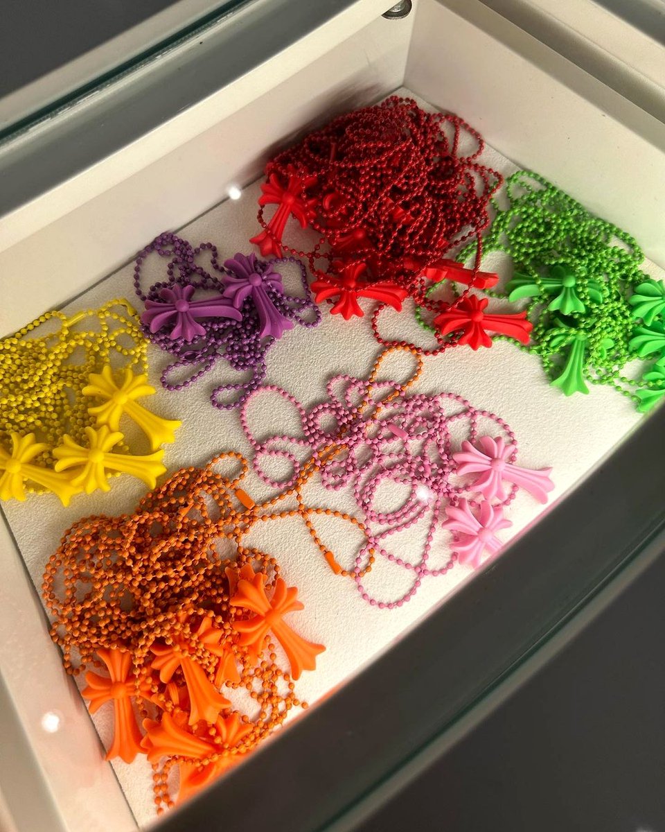 highsnobiety tweet media