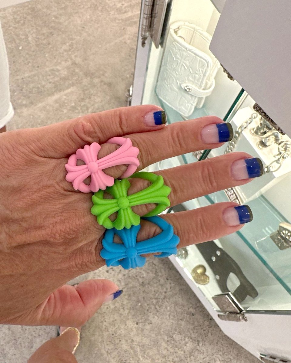 highsnobiety tweet media