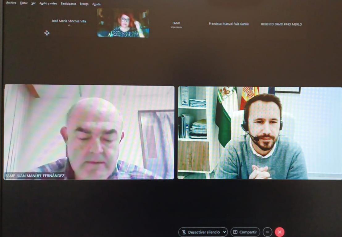 IAJuventud's tweet photo. 👉 El IAJ y @FAMPcomunica organizan una jornada de juventud y municipalismo centrada en la participación.

El director del IAJ, @corrales_cm, ha destacado la importancia de actuar de manera conjunta, acciones desde lo local, en alianza con las entidades.

https://t.co/FrwN3TPaKr https://t.co/yhkESDFNgL