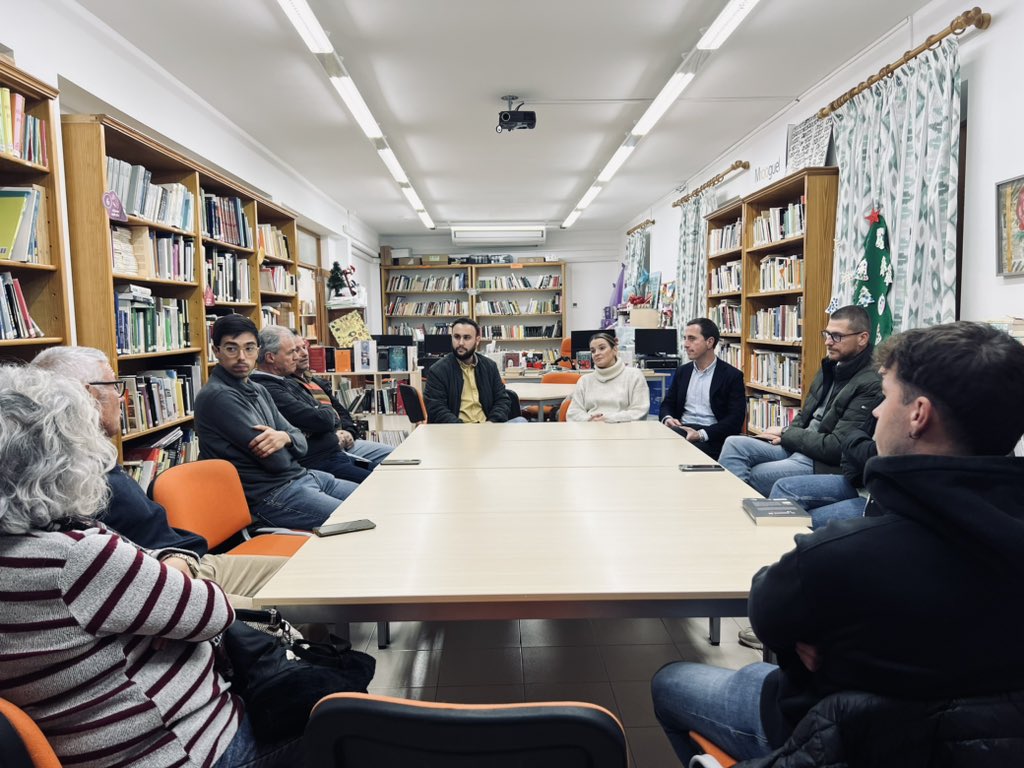 ppbalears's tweet photo. Avui la presidenta @MargaProhens i @Ll_Galmes s’han reunit amb la junta de #Mancor de la Vall, un equip amb experiència de gestió i ganes de dur el #canvi al poble. #Decidits https://t.co/Q0WLeu6neL