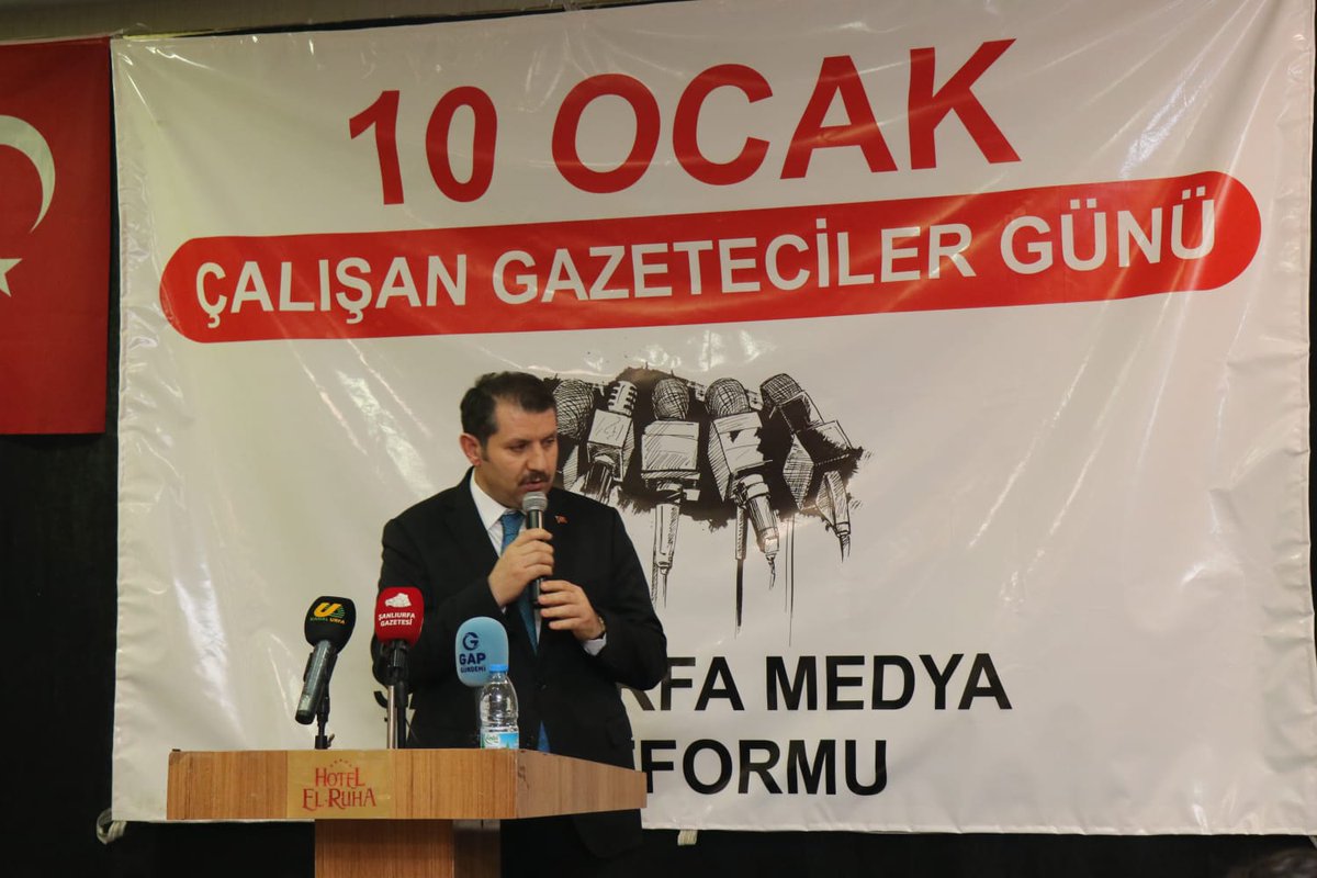SuphiAksoyB's tweet photo. 10 Ocak Çalışan Gazeteciler Günü dolayısıyla Şanlıurfa Medya Platformu tarafından düzenlenen programa katıldık. https://t.co/n5vMvswIgO