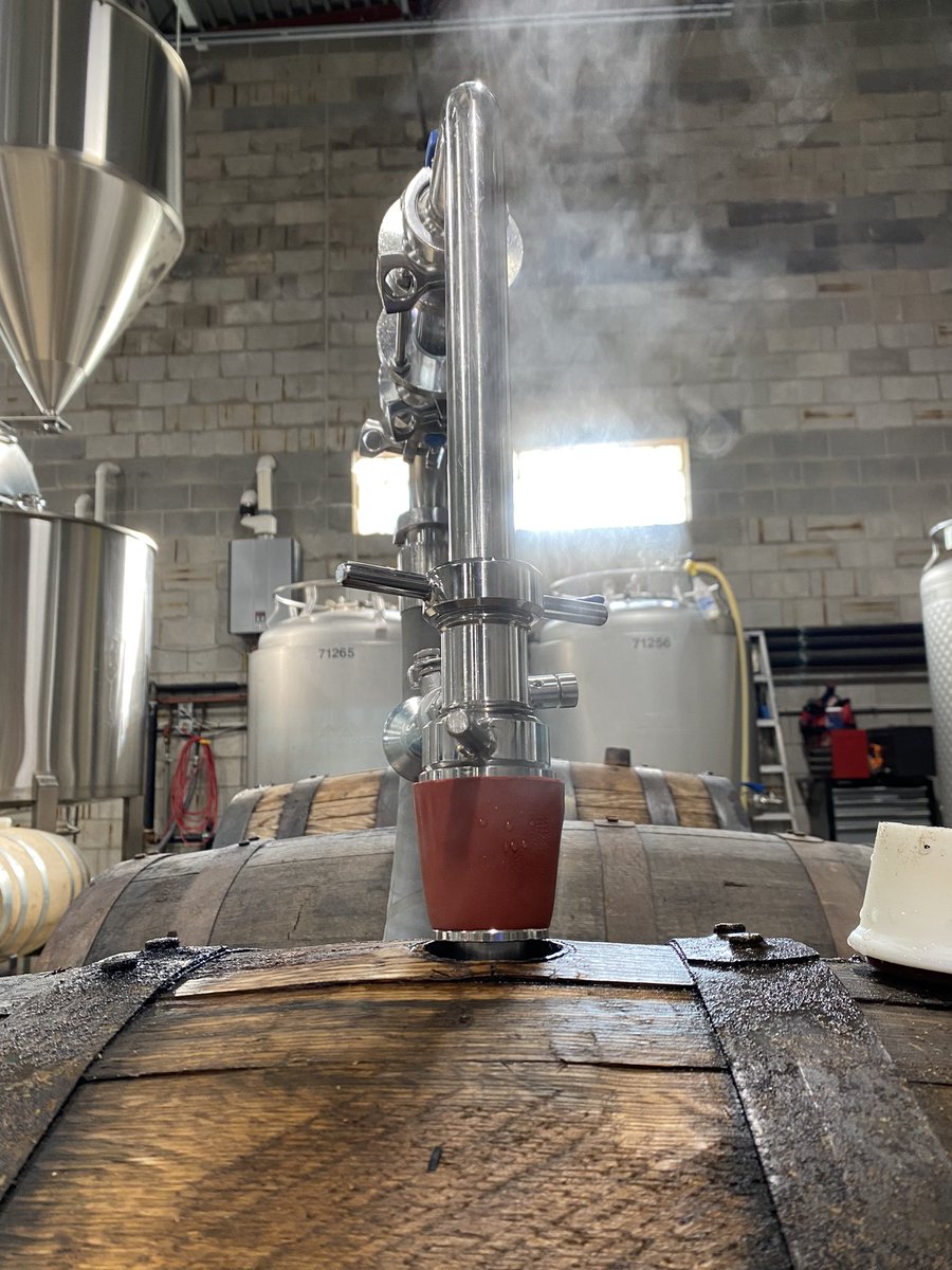 FourFathersBrew's tweet image. Prepping some barrels for filling #BAStout #barrelaged #inbeer #indianacraftbeer