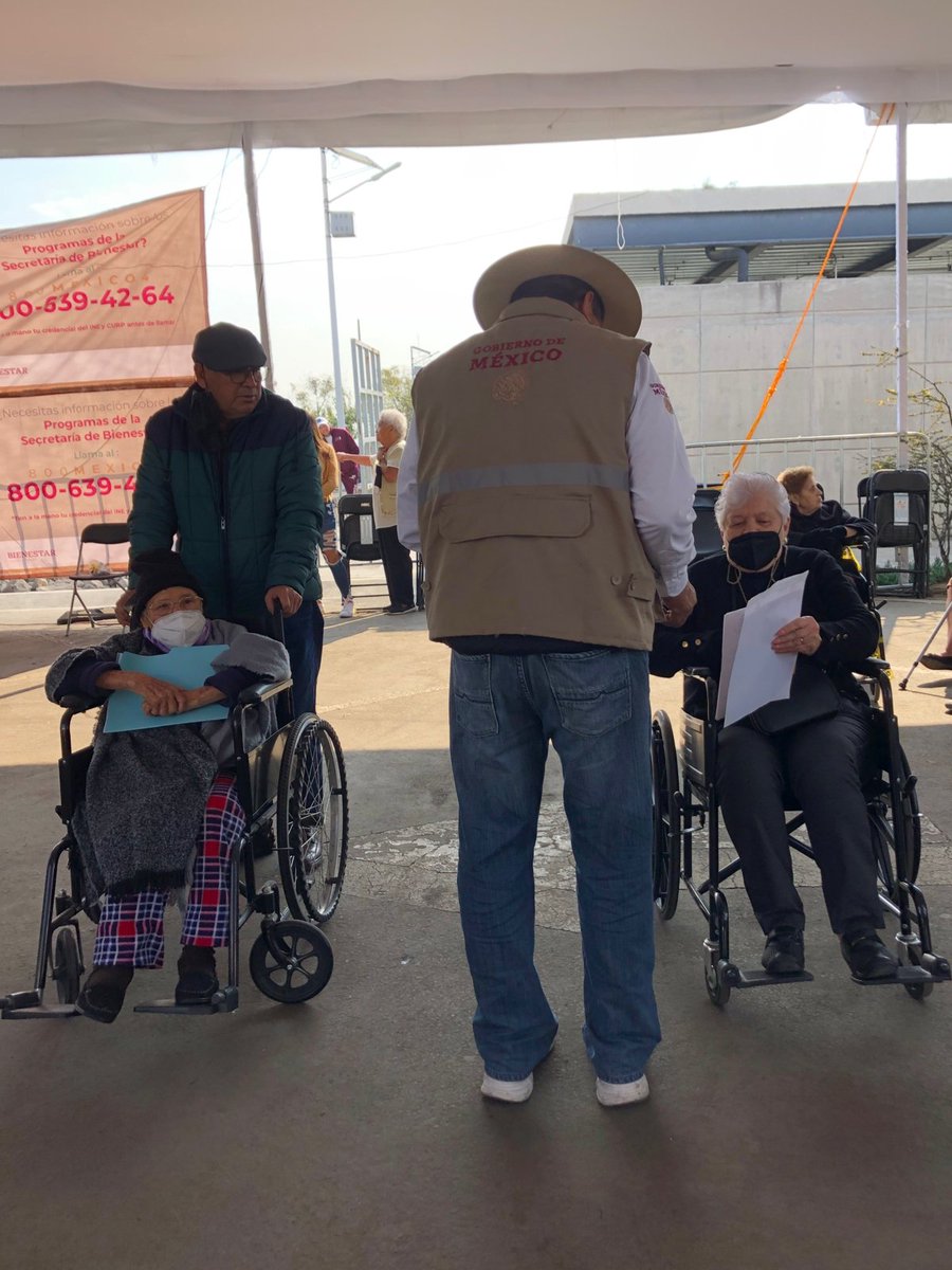 CDMX_PC_Coy's tweet photo. Hoy se realizó la Entrega de tarjetas de la Pensión para Personas Adultas Mayores en #ParqueCantera y #AlamedaSur. 💳🧓👵
Acciones directas que mejoran la calidad de vida, brinda independencia y autonomía a los beneficiarios.
El bienestar de Coyoacán se trabaja día con día 👏🏾♥️ https://t.co/DS9JzwChMz