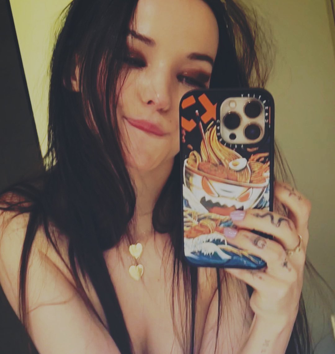 𝘞𝘪𝘵𝘩 𝘢 𝘤𝘢𝘯𝘥𝘭𝘦 𝘵𝘩𝘳𝘰𝘶𝘨𝘩 𝘵𝘪𝘮𝘦— 𝘐 𝘤𝘰𝘶𝘭𝘥 𝘴𝘵𝘪𝘭𝘭 𝘴𝘦𝘦 𝘺𝘰𝘶𝘳 𝘨𝘩𝘰𝘴𝘵.