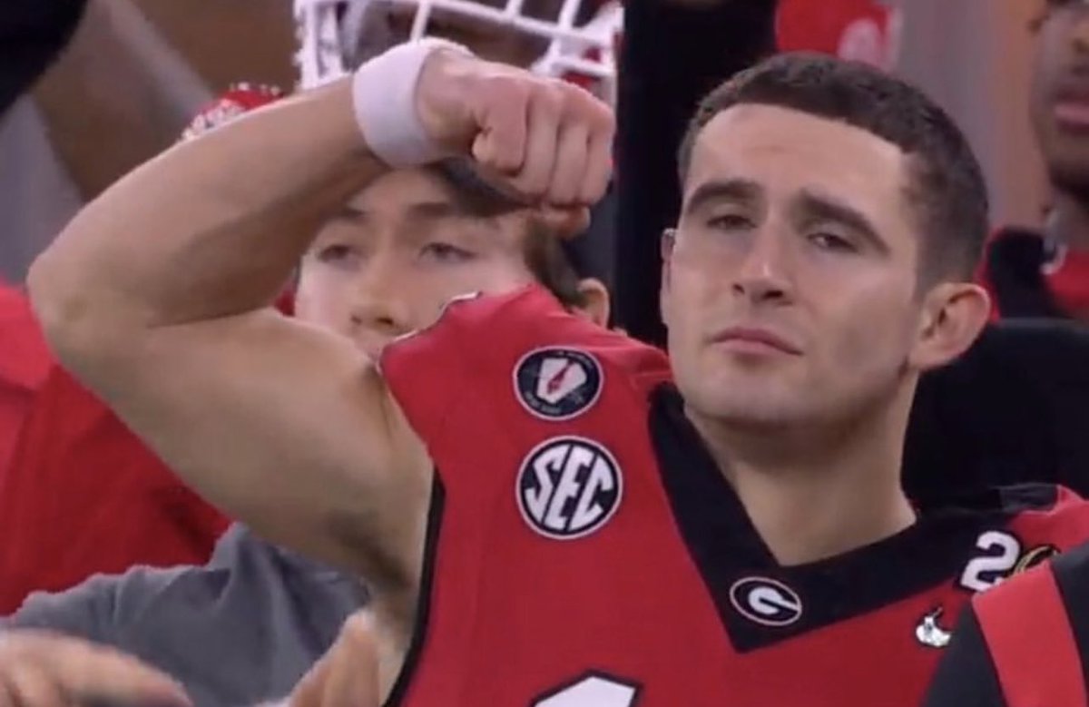 Andrew Thompson tweet media