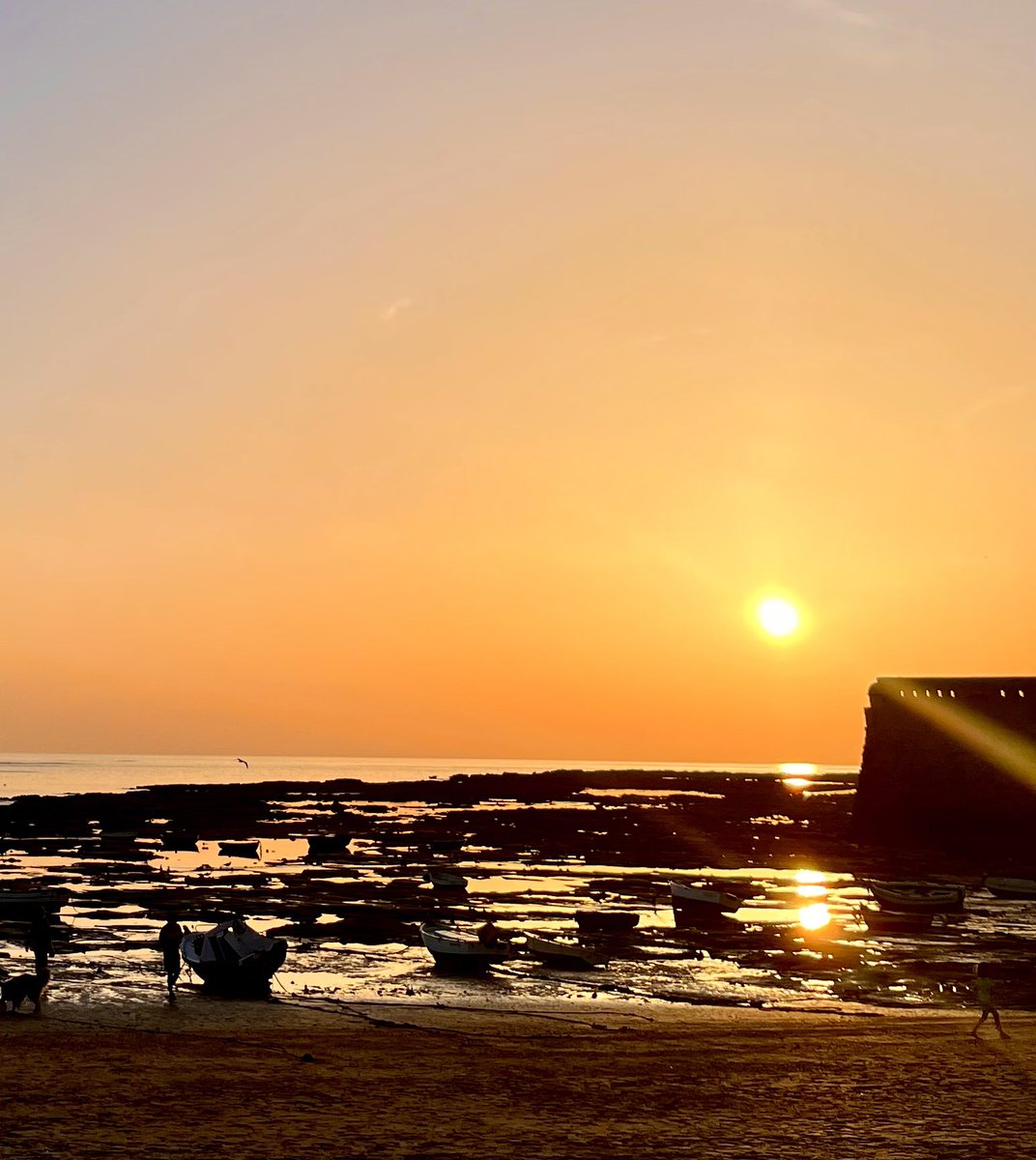rh_paco's tweet photo. cádiz cuando cae el sol https://t.co/Sw6z5QPGQI