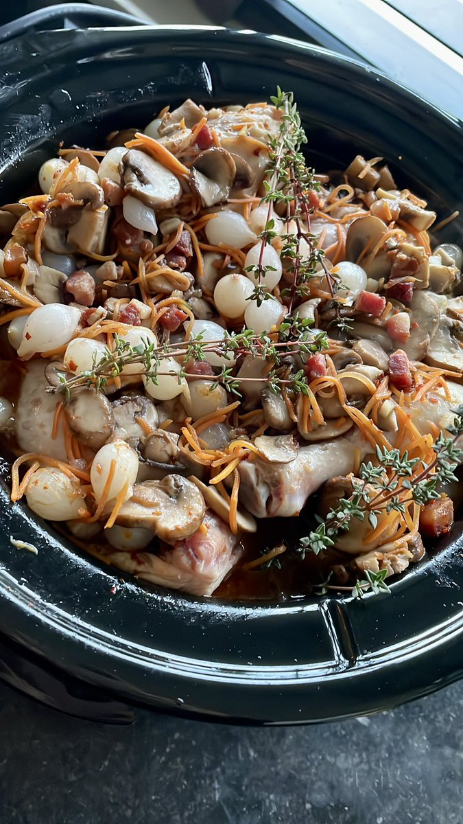 Anne_Meta's tweet image. Coq au vin in de slowcooker 🙌