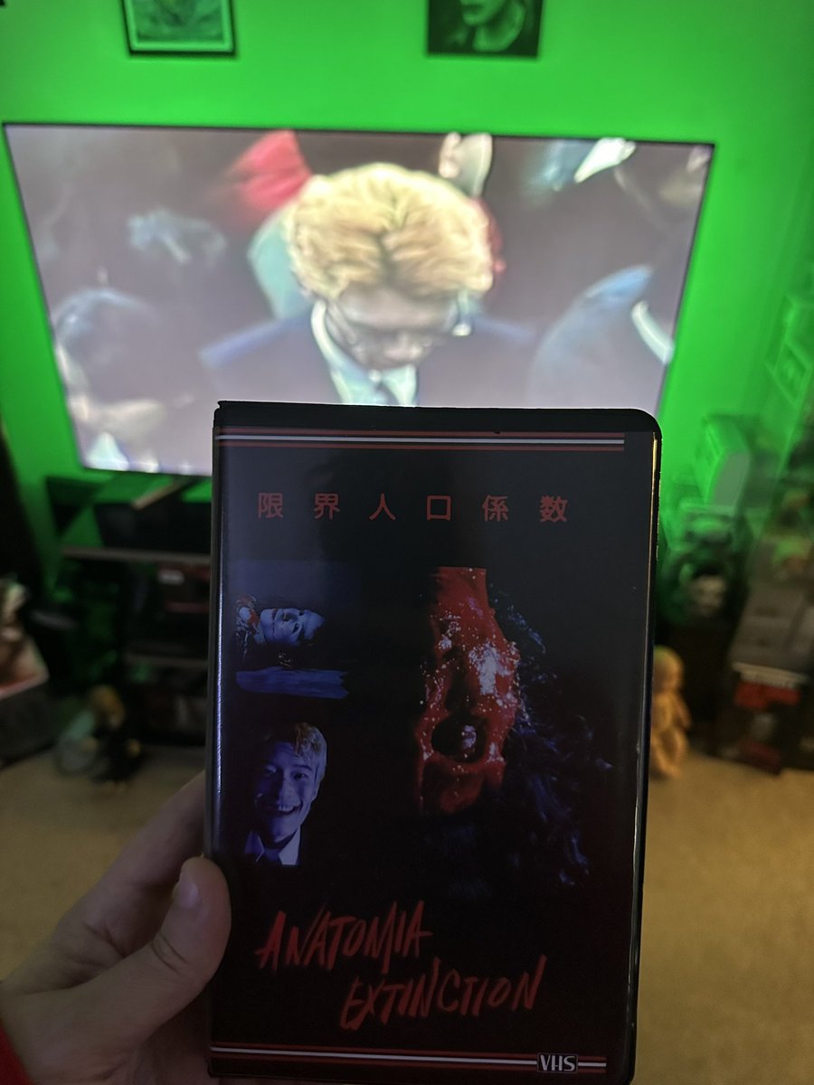 Steves_HC's tweet photo. Watching Anatomia Extinction from @Error44442 and @LunchmeatVHS First time watch but fucking LOVE Tokyo Gore Police so this should be a blast
#Japanese #VHS #RewindorDie #AnatomiaExtinction #LunchMeat #Error #90sMovieTimeMachine https://t.co/QyPGdnSjAS