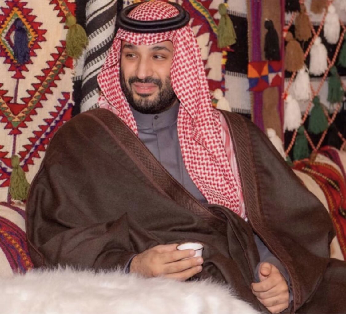 <a href="/F_BinHithleen/">فهد بن حثلين</a> في بيت الشَعر بيت الشِعر يافهد يختال
تقول انّه من العام في سيدي والم 
زعيمٍ ما خلّا من فناجيلهم .. فنجال
ولو هز فنجاله يزعزع .. قوى العالم
#مجلس_الصياهد