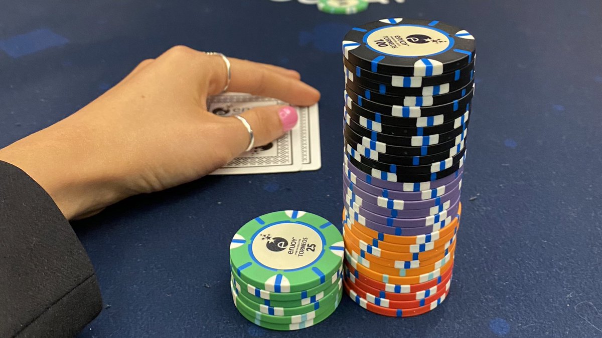 ⚠️SORTEO BUY-IN USD 1.100⚠️

Gracias que mi querido jefe Brian Hunter, voy a sortear 1 entrada al Main Event del Enjoy Poker Tour de Febrero en este Tweet 🏆

Participar es muy fácil, den RT y comenten el emoji que más los representa 😏