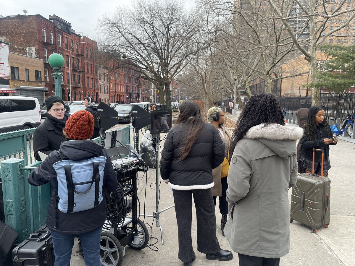 TvWritersStudio's tweet photo. Students are seen working on set for a scene in their written script “Solo Act”! Join the program! Apply by January 31st! 

https://t.co/2f4HhOdLUH https://t.co/X6I3QHLbQP