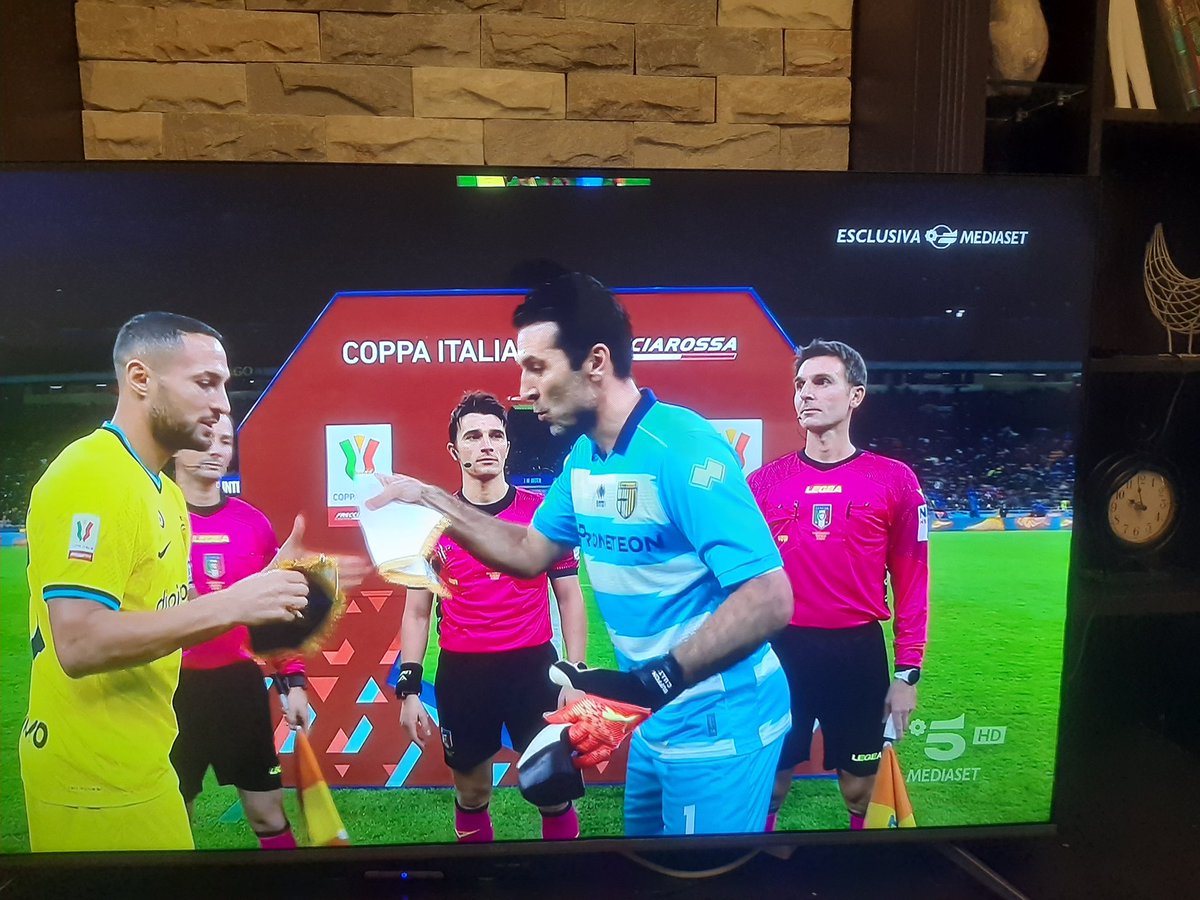 capolesta's tweet photo. Grande GIGI ❤ https://t.co/iHK9vcc8TM