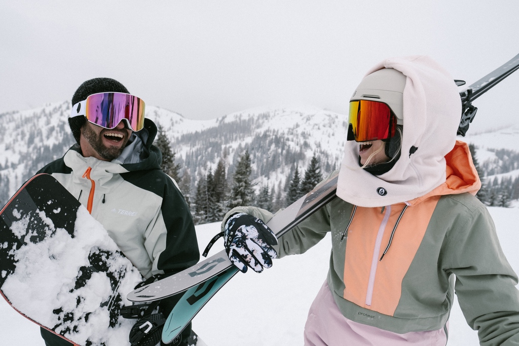 All smiles in the @protestwomen Moorena Anorak 😛