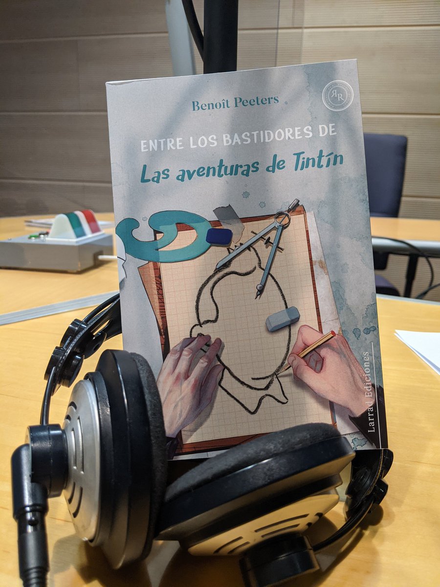 EdicionesLarrad's tweet image. Tal día como hoy de 1929, aparecía por primera vez la viñeta de Tintín en el país de los soviets, en el suplemento Le Petit Vingtieme.
Conoce más a #Tintin con nuestra obra «Entre los bastidores de las aventuras de Tintín» de #BenoitPeeters