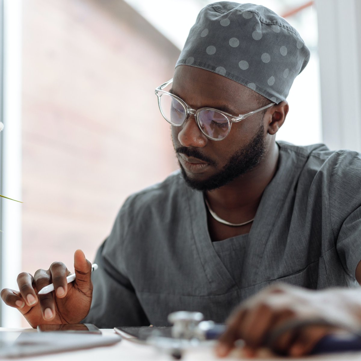 ModAesthetics's tweet photo. 🚩Patient/family making inappropriate comments regarding race/ethnicity: 56% 🚩Patient claiming that others are #racist or engaged in #racistbehavior: 22% 🚩Patient/family reporting disparate care because of patient/family race/ethnicity: 9% https://t.co/CkIihj1ifz