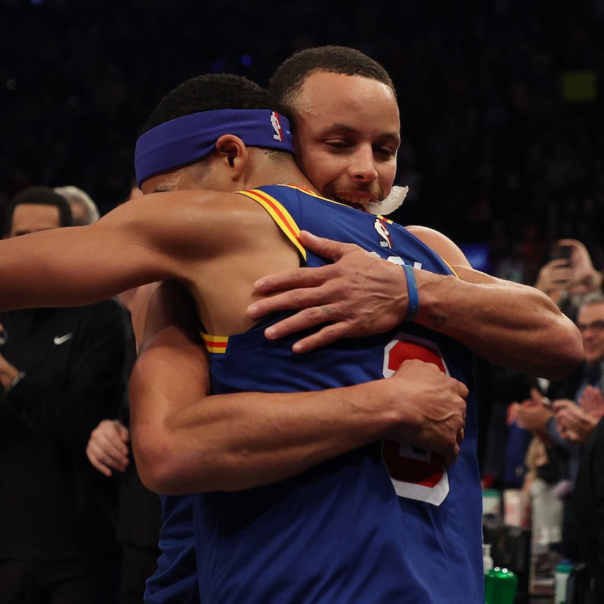 PooleOnBall's tweet photo. #StephBack https://t.co/GQtV1O7Y5p