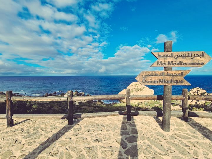 Bkaytchin's tweet photo. 📸🌅😍 Une vue magnifique sur le détroit de Gibraltar depuis #CapSpartel. Avec 3700 km de côtes de #Saïdia à #Lagouira c'est la plus longue façade maritime d'#Afrique

C'est un #Maroc entre deux mers, là où la mer Méditerranée et l’océan Atlantique se rejoignent.🌊♥️
📍#Tanger 🇲🇦 https://t.co/SUzTjSYPx2