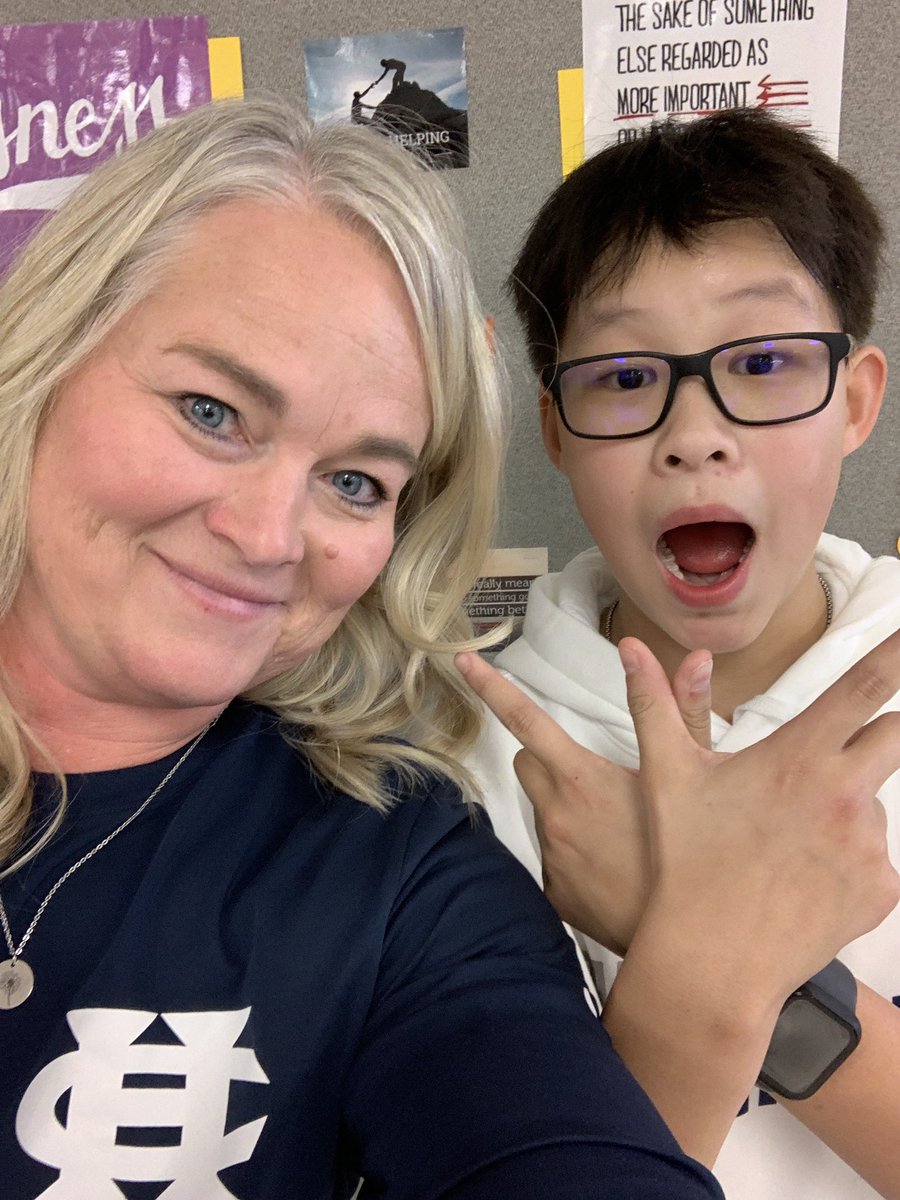 izzyb1321's tweet photo. when i run into @BlaineDJ at my school. And it’s GAME DAY against our rivals and we both showing our spirit. Cheering on @audreyblaine4 and @FHCgirlsbball!!! I love this family. Good luck tonight spartans!! https://t.co/ZDETBZ4a4r
