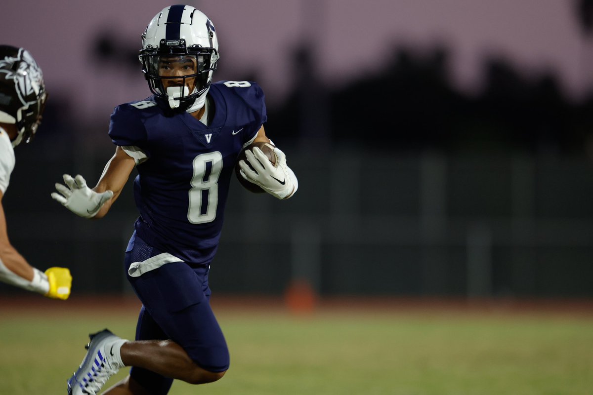 1saiahatkins's tweet image. SENIOR YEAR TAPE: hudl.com/v/2JJQPu
1st Team All-League (Offense)⭐️
2nd Team All-City (Defense)⭐️
Offensive Stats: 344 APY, 5 TD, 21 REC⭐️
Defensive Stats: 33 TOT TCKLS, 5 PD, 2 FMB REC⭐️