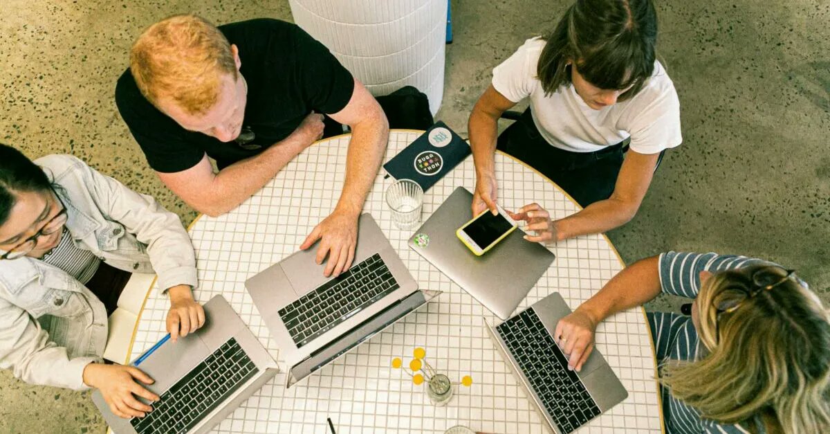 Benchmark__ONE's tweet image. Do you have collaborative workers in your team? 

This guide will define collaborative workers and describe their subtle characteristics and reveal why agencies with collaborative workers continue to thrive  buff.ly/3XmRn3Q