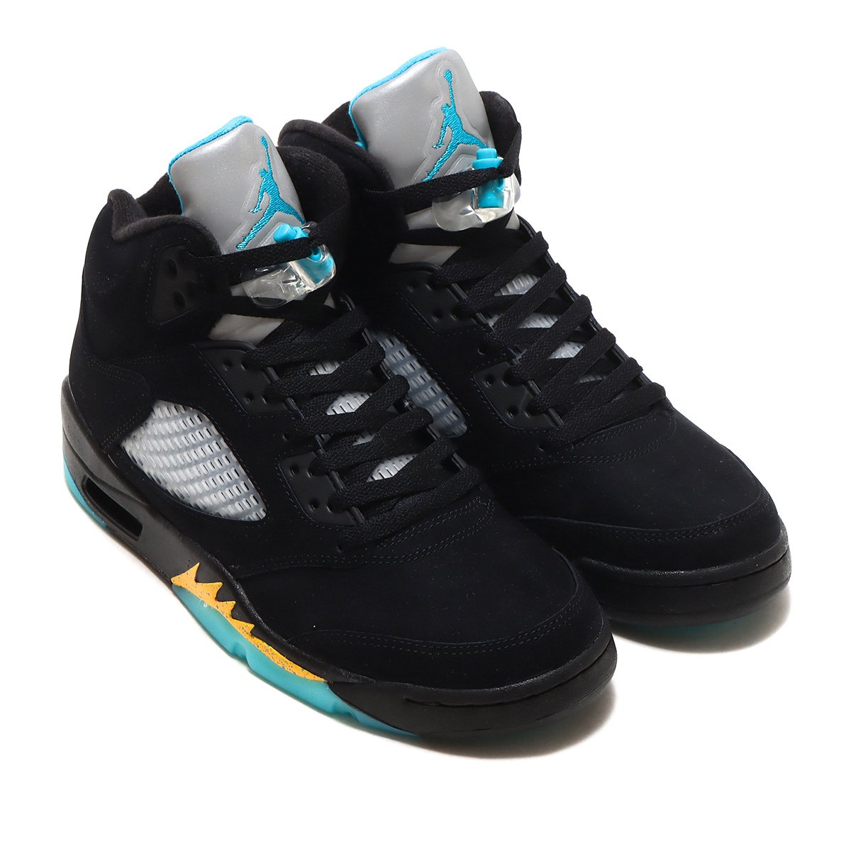 SneakerNews's tweet photo. What's the best nickname you could give to this Air Jordan 5? https://t.co/Yzw5xL9uys