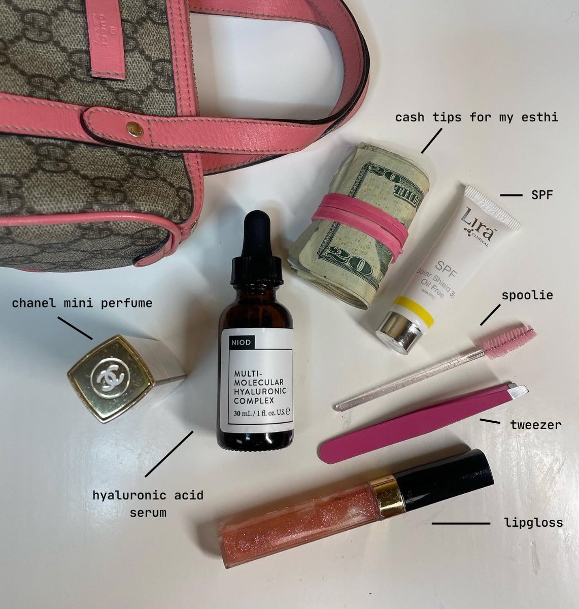 GLOSKINLAB's tweet image. #BeautyandBrains Volume IV: what’s in my esthi mini bag? 🎀