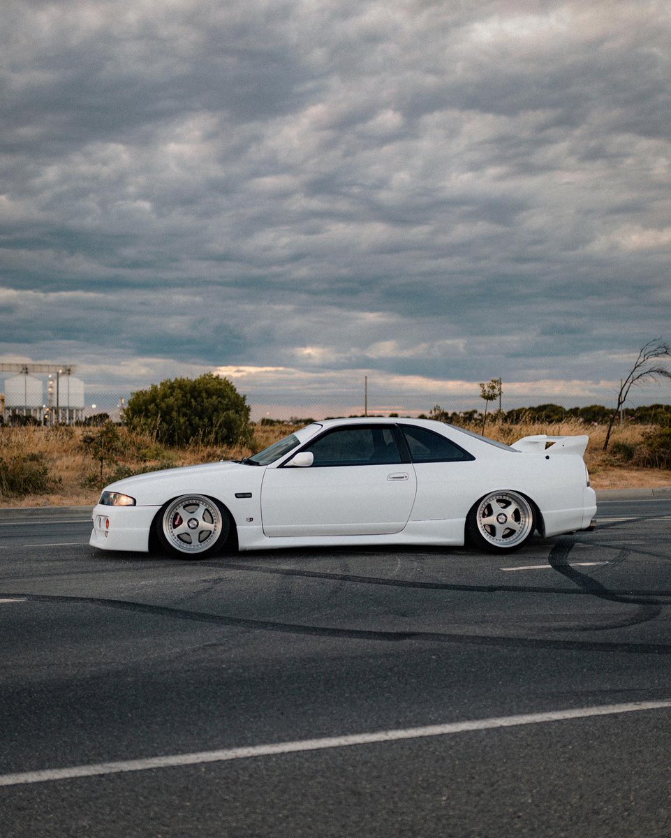 bagriders's tweet photo. Perfect R33 😍 dstrbd_33
📷:castlecarmedia https://t.co/I2pSkGAddM