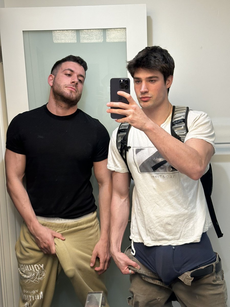 brooksthirdleg's tweet photo. Wanna come over and bttm after a hard gym workout? https://t.co/Owax5dA0aG