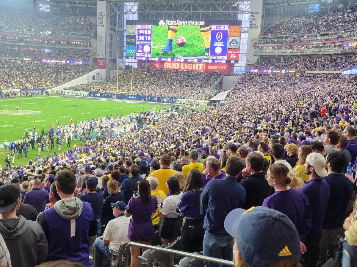 🏈 College Football &amp; Bowl Season have come to a close - We were lucky to wrap 2022 with the <a href="/Fiesta_Bowl/">Fiesta Sports Foundation</a> at <a href="/StateFarmStdm/">State Farm Stadium</a> 🏟 where we managed primary + secondary access at a thrilling semifinal game! Looking forward to sharing more about our projects in 2023, Happy New Year! 🥳