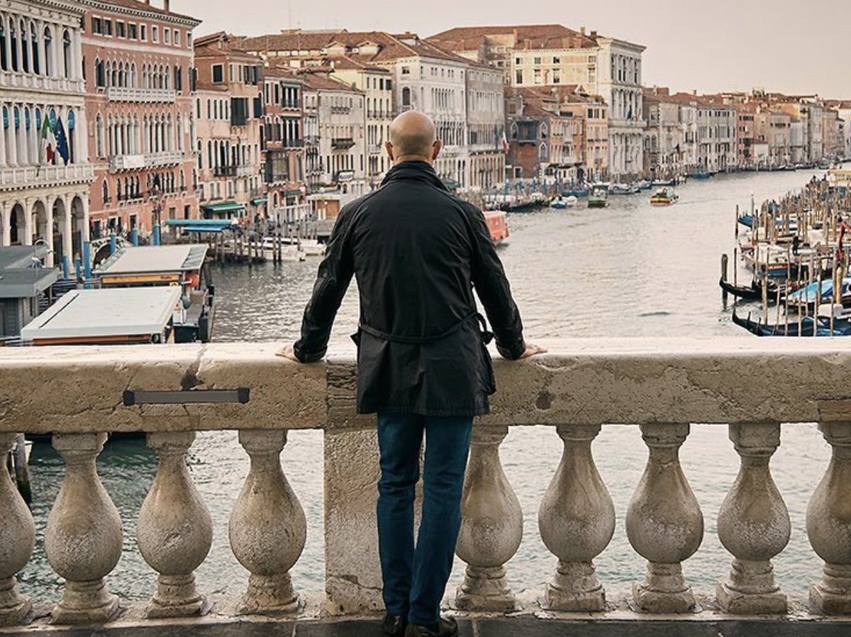Watching #StanleyTucci ‘Searching For Italy’ on BBC iPlayer. Missed it when first went out. OMG. The best cookery show I’ve ever seen. BEAUTIFUL! Great escapism for cold January nights 🌟🌟🌟🌟🌟 . He’s not on Twitter, but congrats Stanley and <a href="/CNN/">CNN</a>