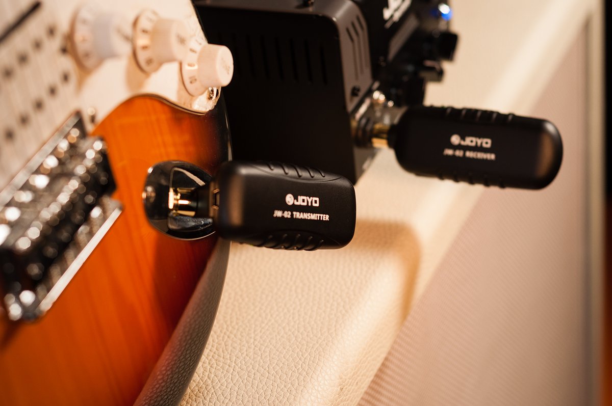 JW-02 features 4 channels, when several sets of JW-02 are being used simultaneously, you can choose different channels on your own to avoid interference.