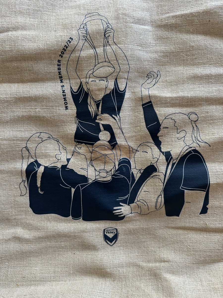 yaynadja's tweet photo. Shopping with pride in the #Wuck member bag! Support @gomvfc women! #yeahthedub #MVFC https://t.co/VRUL54oxZa