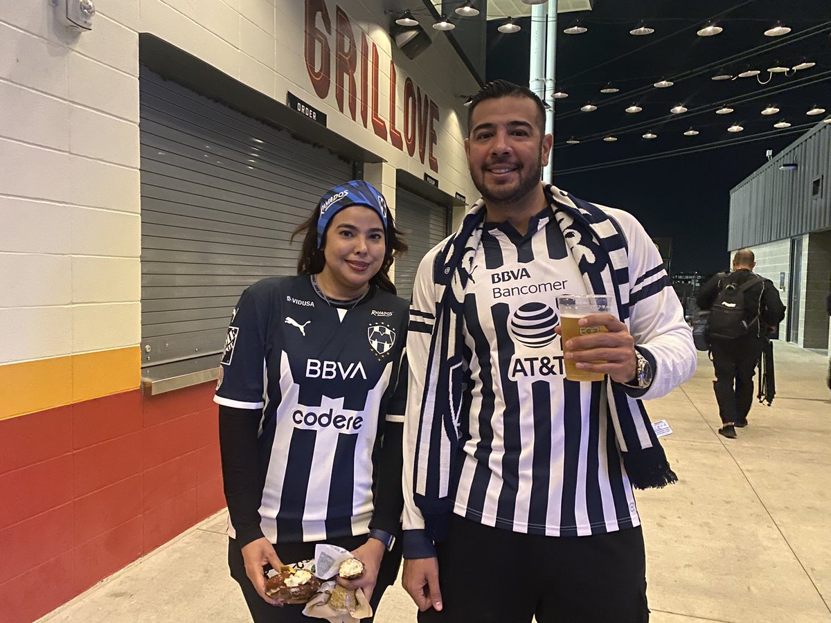 javialonsordz's tweet photo. La Rayadiza presente en Austin, Texas para el duelo de #EquiposCodere 

@postamx / @CodereMX https://t.co/rm46cMzJsr