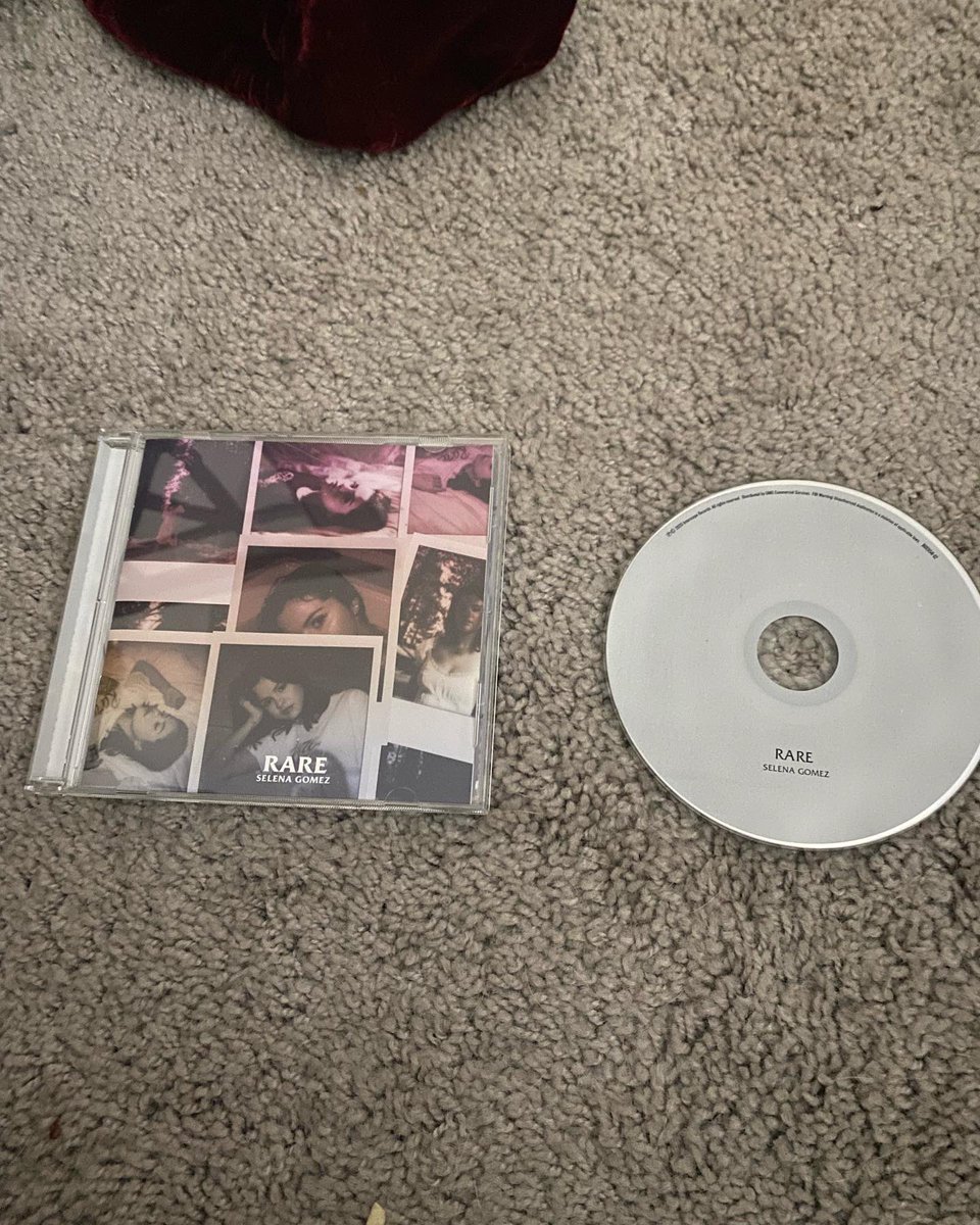 Floridabab95's tweet photo. Happy 3 Years Of Rare I absolutely love this album one of my favorites by Selena I love the meaning behind the songs and lyrics it’s an amazing album thank you Selena for this amazing album 🥺💖🖤🤍 #Rare #SelenaGomez #3YearsofRare https://t.co/m5jzz37zJv