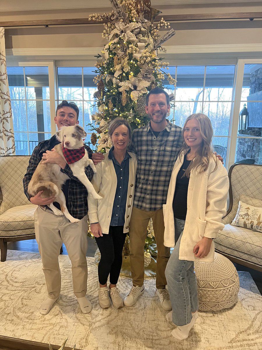 mrswinkle1st's tweet photo. Winter break fun…family and the Bengals ❤️🧡🖤

@Creeksidetweet #WEareLakota #NeedToSucceedCECS https://t.co/U55VqHl3cM