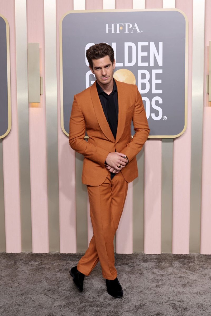 lacinestacion's tweet photo. Andrew Garfield ya está en la alfombra roja de los Globos de Oro. 🧡 Está nominado a Mejor Actor en una Miniserie por su trabajo en 'Por mandato del cielo'. https://t.co/dDIs3ebzO2