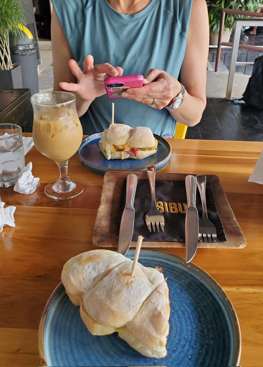 CryptoChicken7's tweet image. Another amazing day supporting local business that accept $btc in @BitcoinJungleCR
Great lunch at Sibu Cafe and dinner at Phatt Noodle. #Bitcoin
